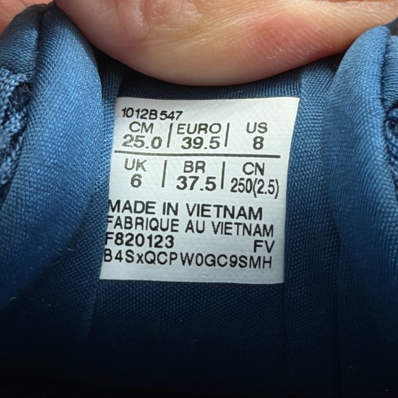 Asics GT-2000 11 Blue and Gold sneakers - Picture 6 of 6